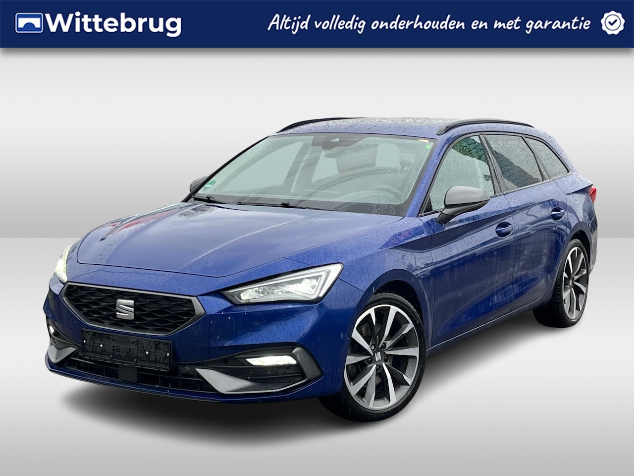 SEAT Leon Sportstourer - 1.5 eTSI 150pk FR DSG Automaat / Panorama dak / Navigatie / LM 18 inch / Park Assist / LED - AutoWereld.nl