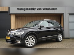 Volkswagen Tiguan - 2.0 TSI 180pk DSG 4Motion Highline Pano.Dak Virtual Elek.Trekhaak 18inch LM Adaptive Cruis