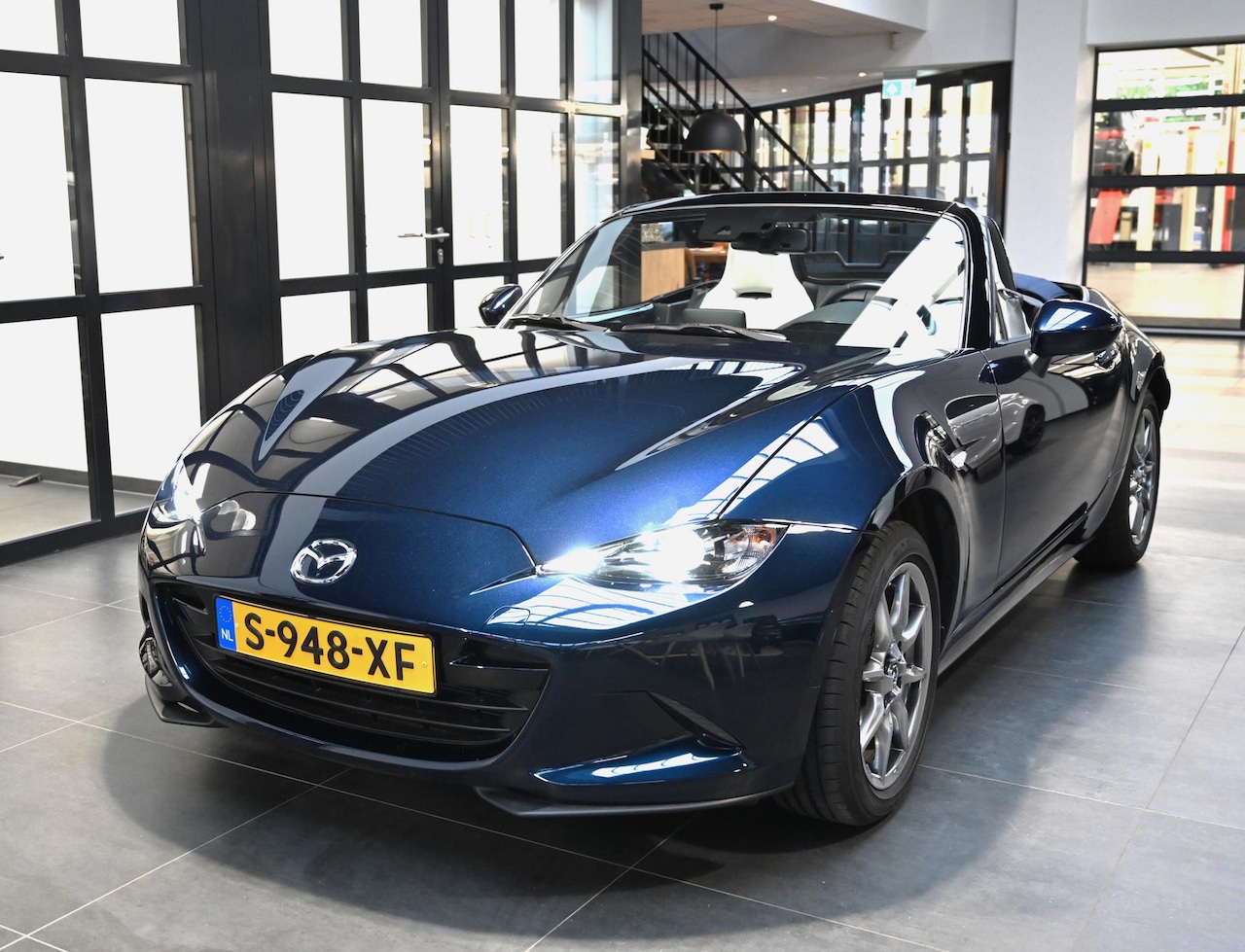 Mazda MX-5 - Roadster SkyActiv-G 132 6MT Kizuna *Dealeronderhouden* *All-in prijs* - AutoWereld.nl