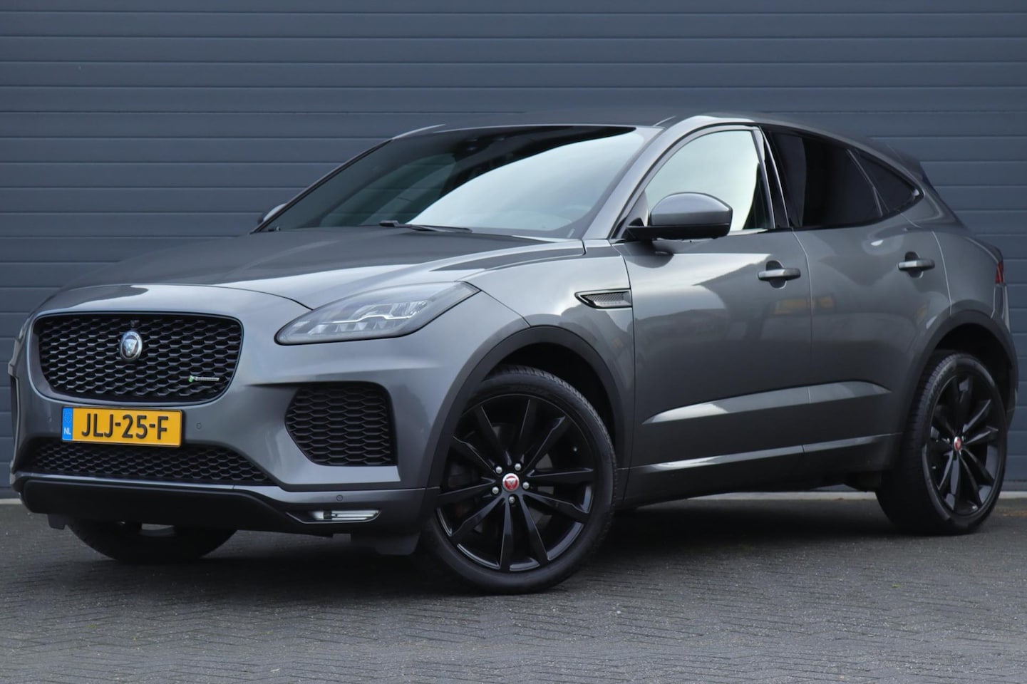 Jaguar E-Pace - 2.0 P200 AWD HSE / Carplay / Camera / automaat - AutoWereld.nl