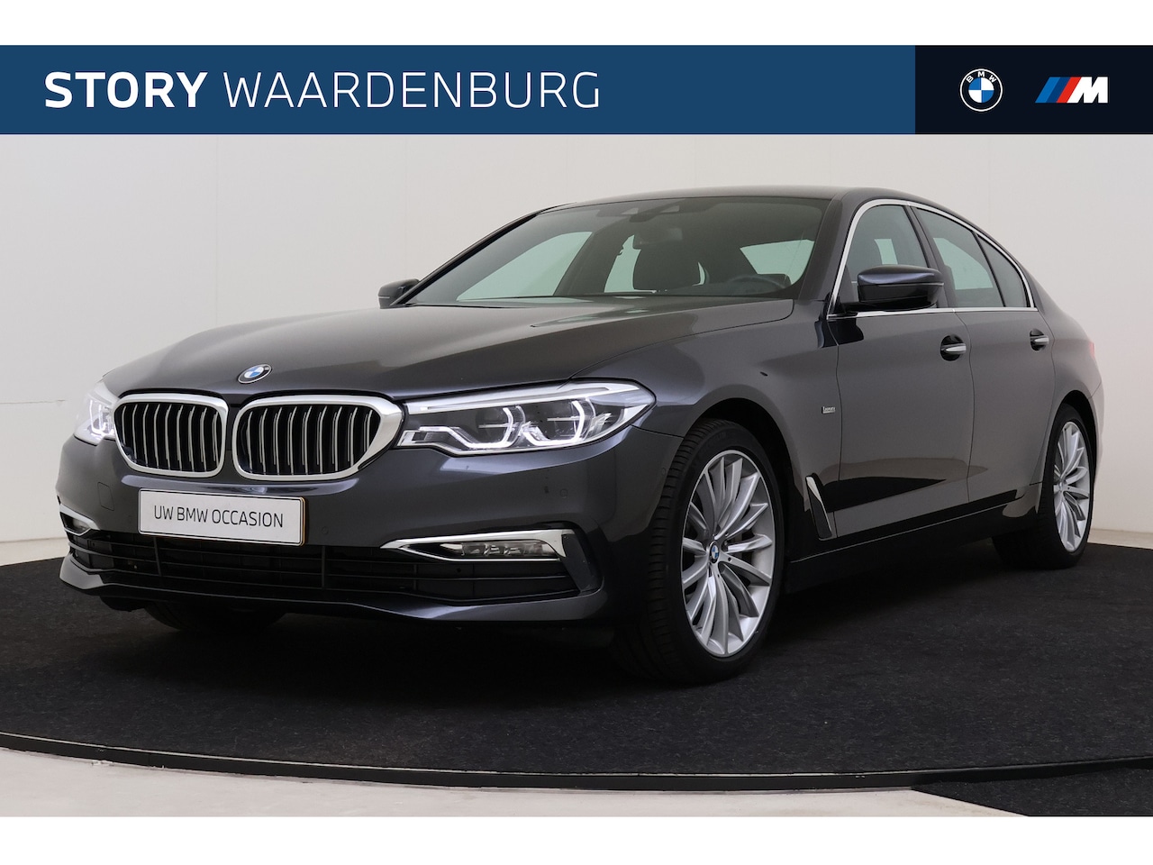 BMW 5-serie - 530i High Executive Luxury Line Automaat / Achteruitrijcamera / Adaptieve LED / Head-Up / - AutoWereld.nl