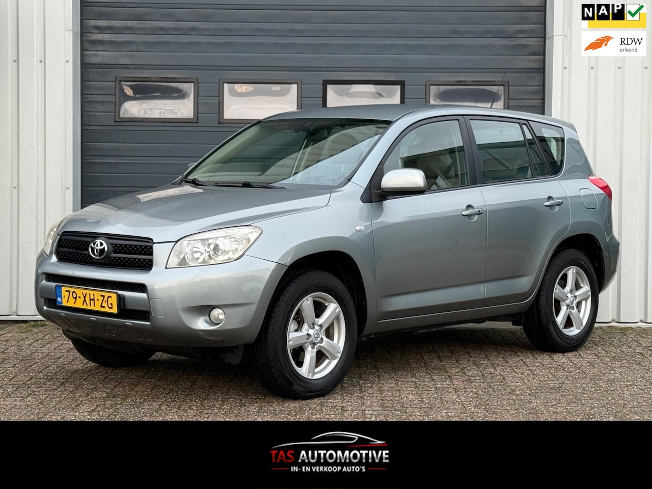 Toyota RAV4 - 2.0 VVTi Executive LEER / NAVI / CRUISE / NAP - AutoWereld.nl