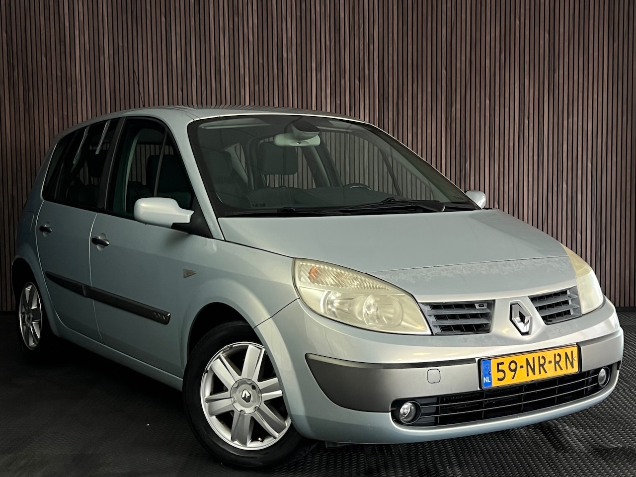 Renault Scénic - 2.0-16V Expression Comfort - AUTOMAAT - CRUISE & CLIMATE CONTROL - AIRCO - MULTI STUUR - AutoWereld.nl