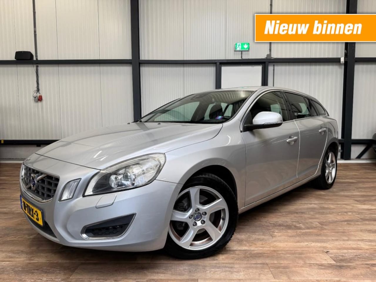 Volvo V60 - T3 summum  / LEDER / NAVI / CLIMA /CRUISE / MEMORY STOEL / - AutoWereld.nl