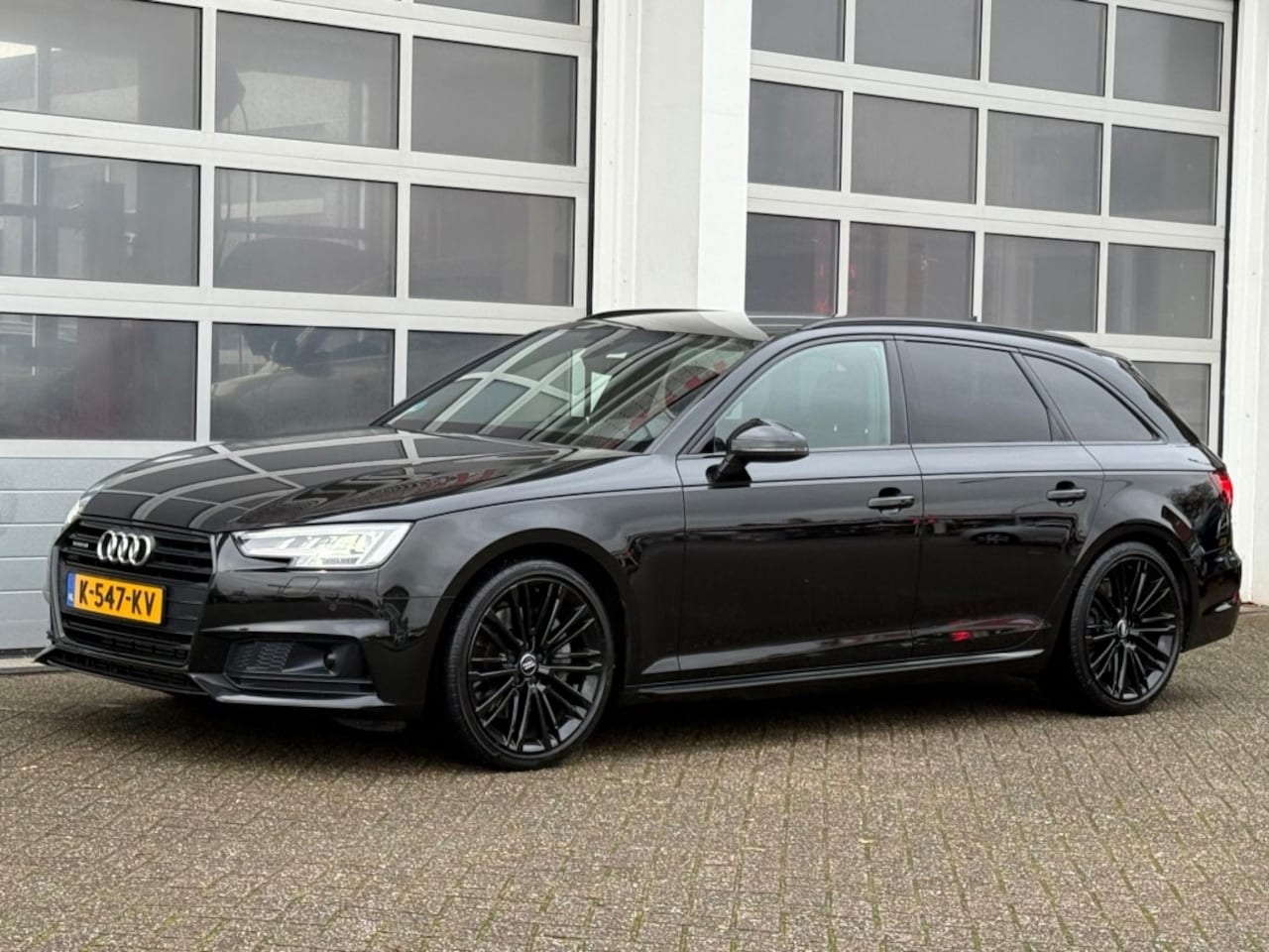 Audi A4 - 2.0 TFSI 252PK Quattro S-line Black Edition Navi Camera Virtueel - AutoWereld.nl
