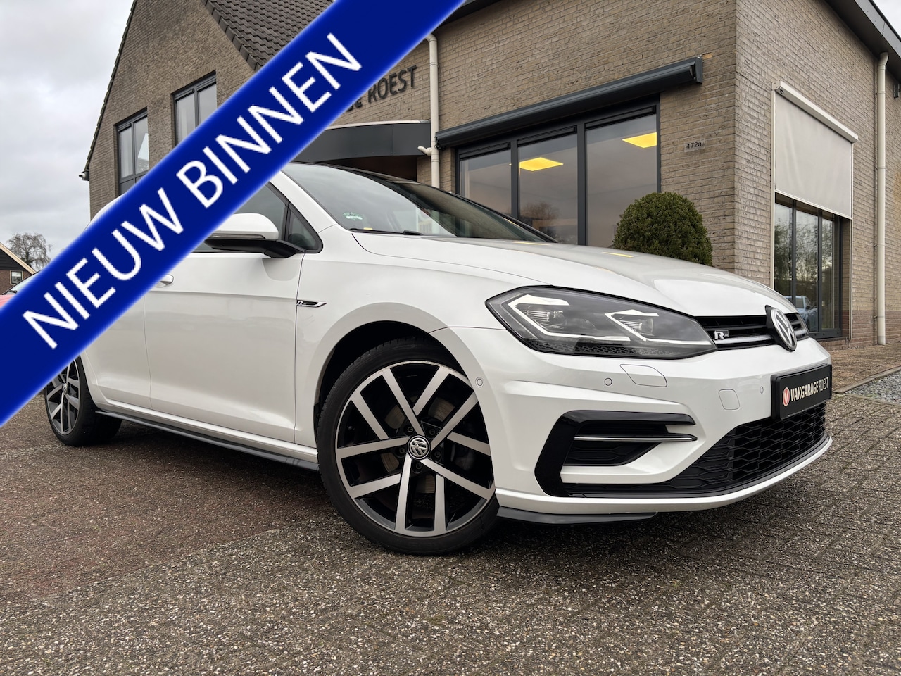Volkswagen Golf - 5DRS 1.5 TSI R-Line Automaat Full LED / Panoramadak / Digi-dash - AutoWereld.nl