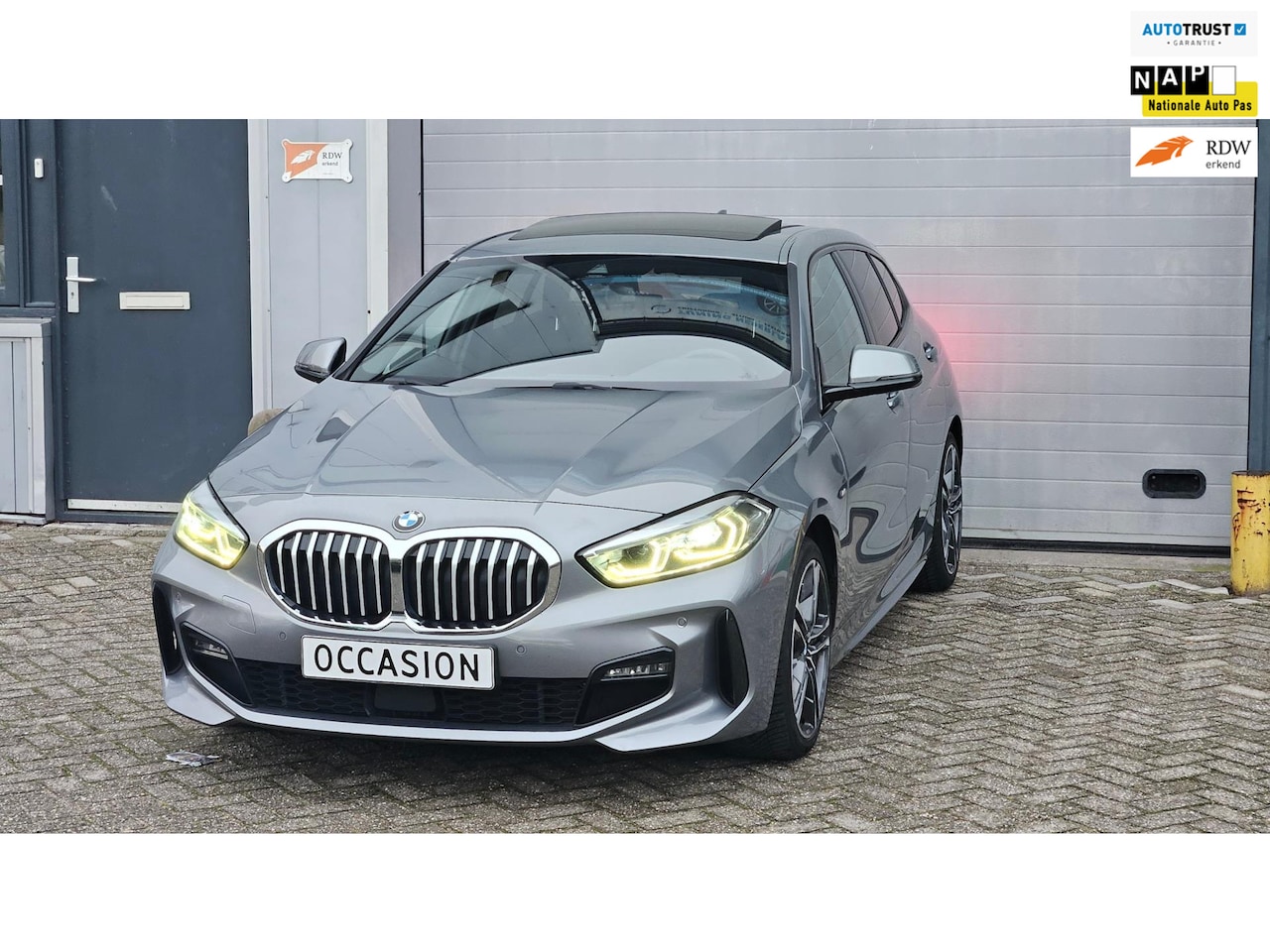 BMW 1-serie - 118i M-Sport | Orig. NL | PANO | Sfeerverl. | Carplay | ACC - AutoWereld.nl