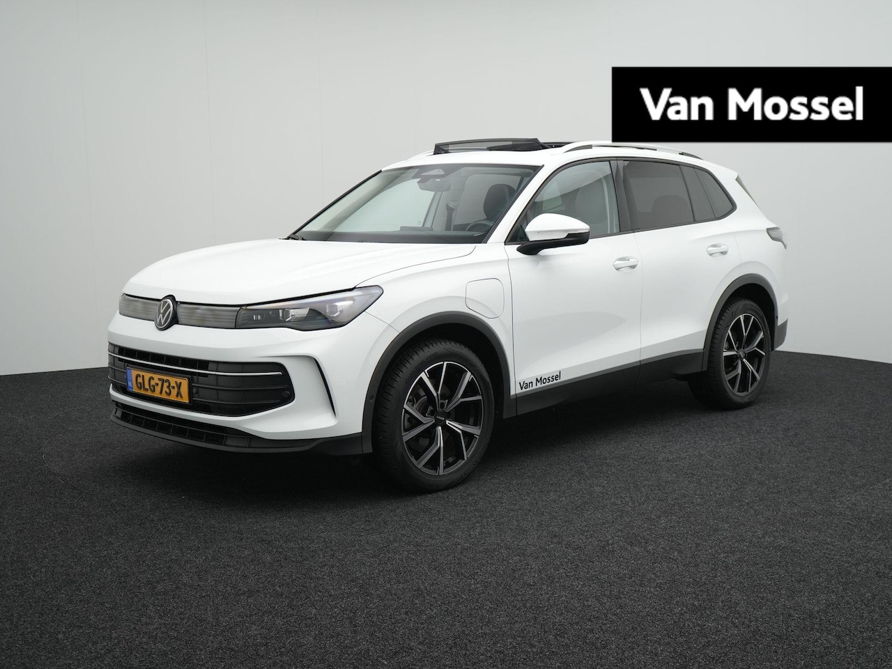 Volkswagen Tiguan - 1.5 eHybrid Life Edition | Automaat | Navigatie | Apple carplay | Adaptive cruise control - AutoWereld.nl