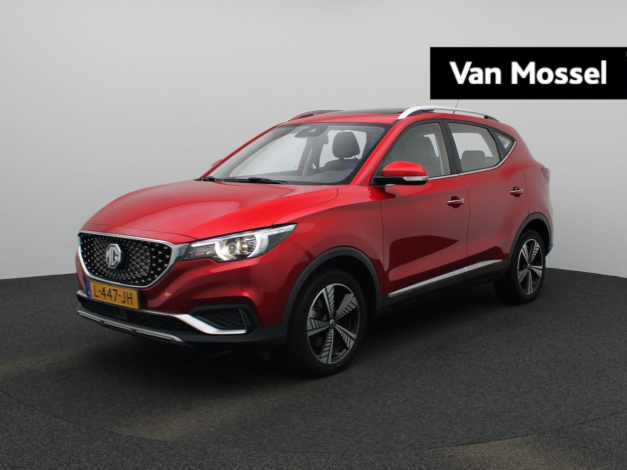MG ZS - Luxury 45 kWh | Panoramadak | Navi | Leder | Apple CarPlay | Stoelverwarming | Adaptive Cr - AutoWereld.nl