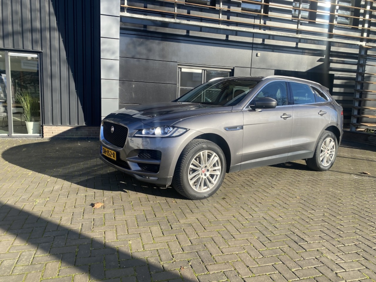 Jaguar F-Pace - 2.0 Prestige AWD 20d - AutoWereld.nl