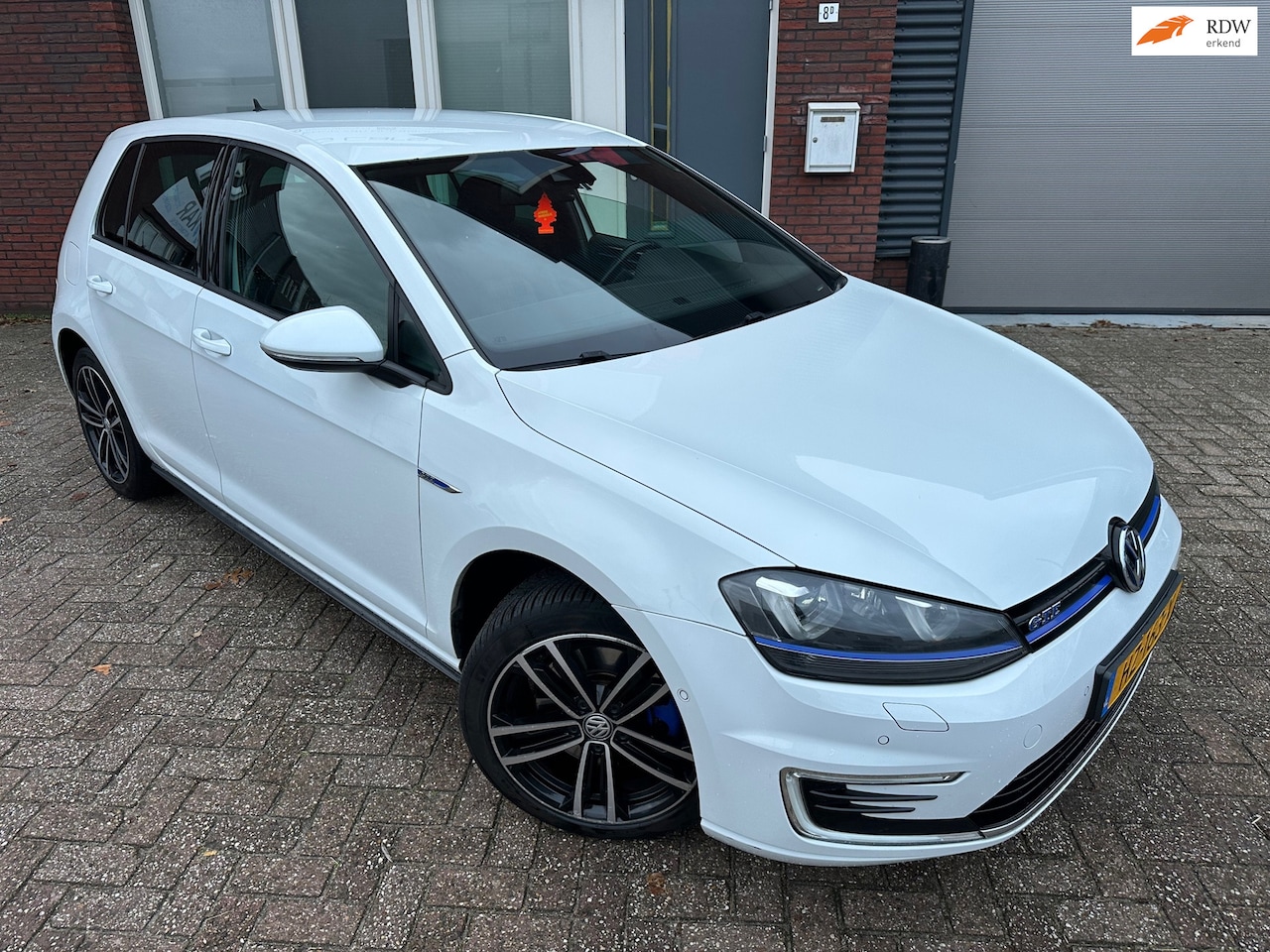 Volkswagen Golf - 1.4 TSI GTE / Navi / PDC / Park Assist / LED / LM - AutoWereld.nl