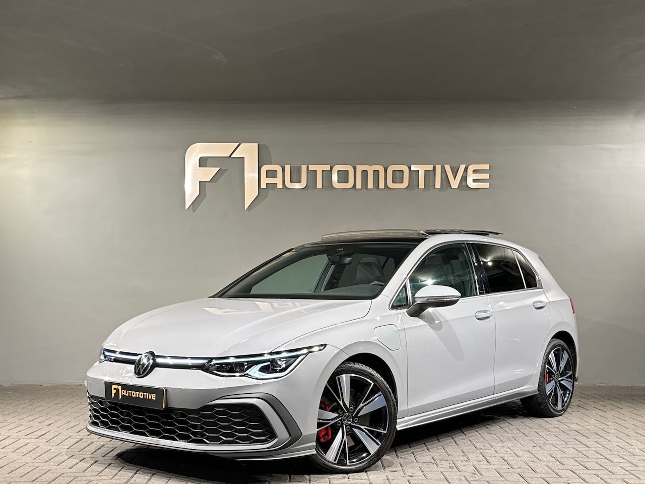 Volkswagen Golf - 1.4 eHybrid GTE Pano|Sfeer|ACC|Lane Assist - AutoWereld.nl