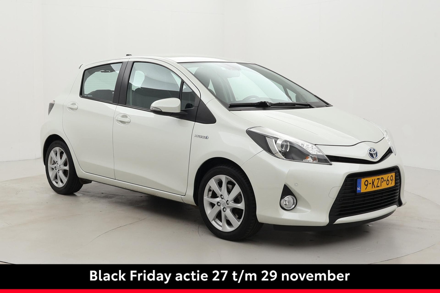 Toyota Yaris - 1.5 Full Hybrid Dynamic | Origineel NL | Navigatie | Keyless | Parkeersensoren voor/achter - AutoWereld.nl