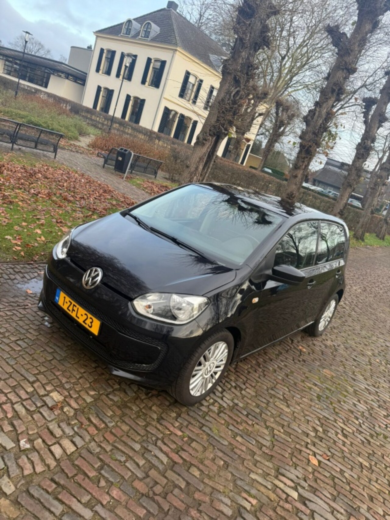 VOLKSWAGEN UP