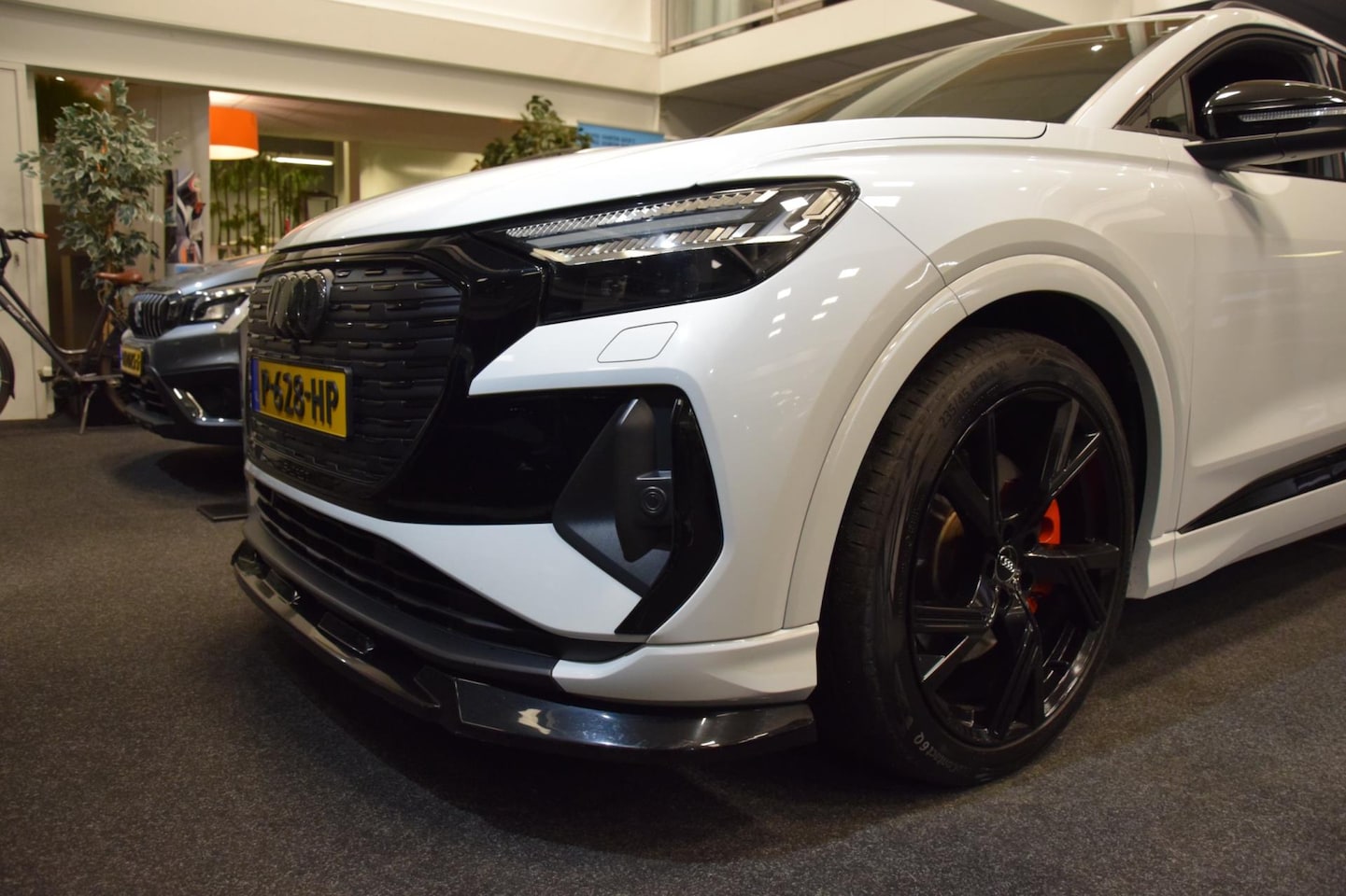 Audi Q4 e-tron - 40 Launch edition S Competition 77 kWh - AutoWereld.nl