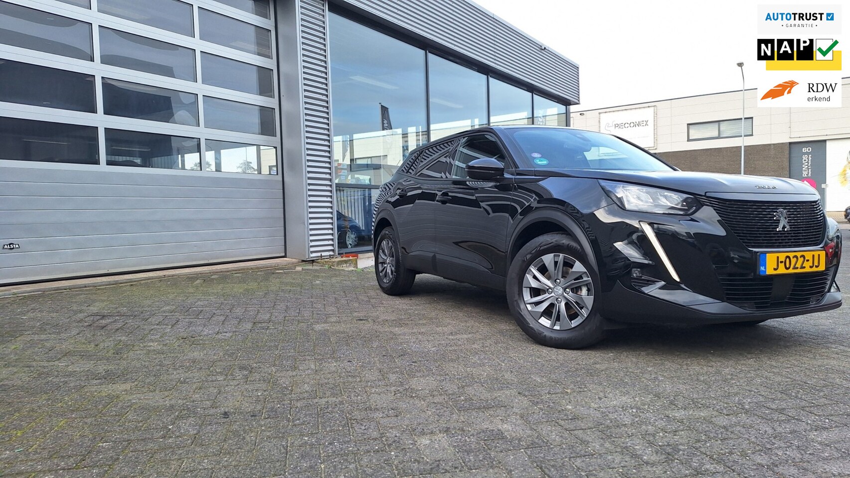 Peugeot 2008 - 1.2 PureTech Blue Active/130PK/Automaat/Cruise/Navigatie/Pdc/Enz - AutoWereld.nl
