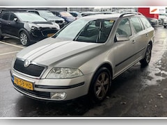 Skoda Octavia Combi - 1.6 Ambiente 75 kw Airco Apk trekhaak