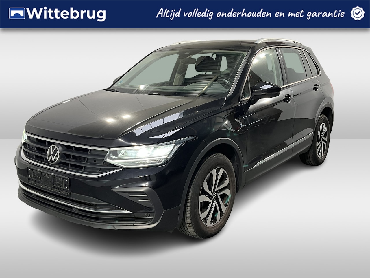 Volkswagen Tiguan - 1.4 TSI eHybrid Life / AUTOMAAT/ APP-CONNECT/ ADAPT. CRUISE/ CLIMA/ STOEL-STUUR VERWARM./ - AutoWereld.nl