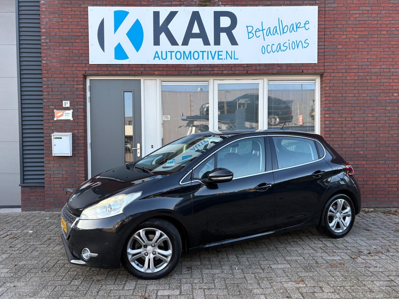 Peugeot 208 - 1.4 VTi Allure - 16" LM-velgen - Climat control - AutoWereld.nl