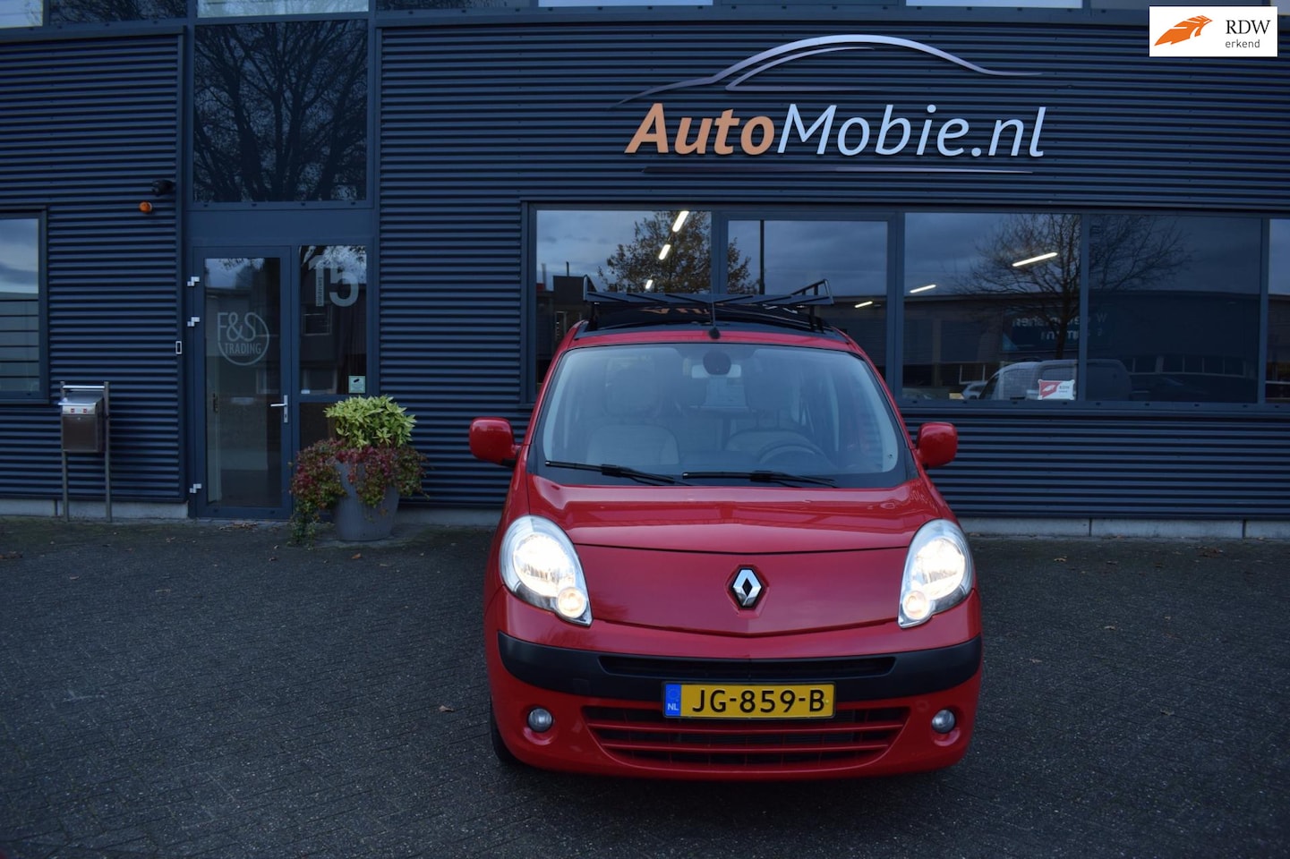 Renault Kangoo Family - 1.6-16V Privilège Uniek open pano dak - AutoWereld.nl