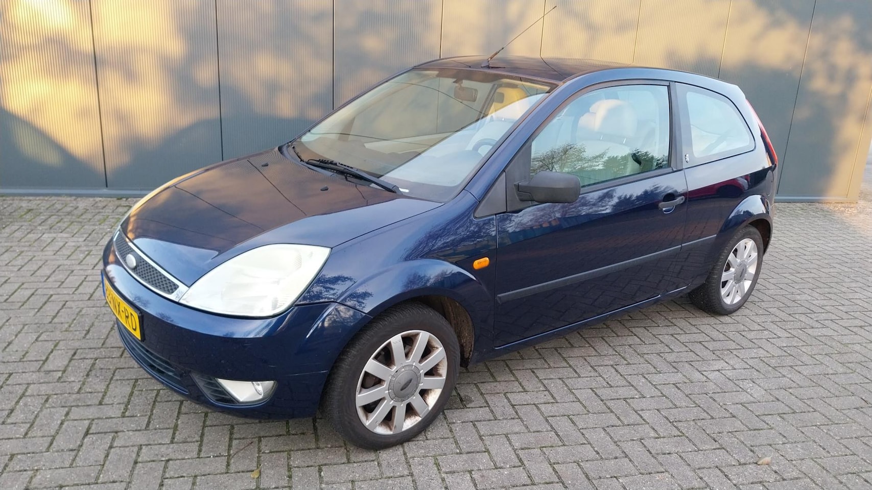 Ford Fiesta - 1.4-16V Ghia 1.4-16V Ghia - AutoWereld.nl