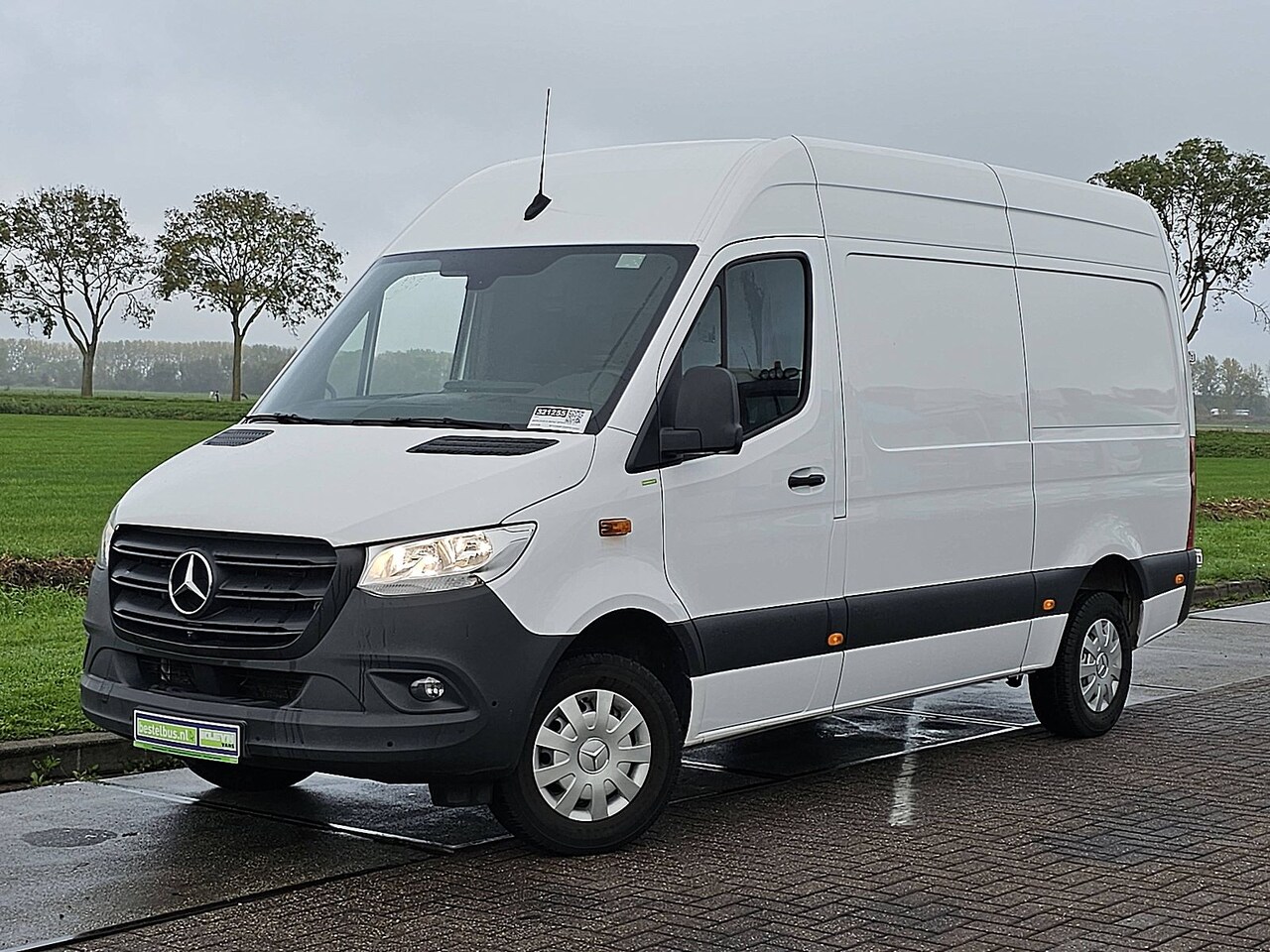 Mercedes-Benz Sprinter - 317 1.9 CDI L2H2 RWD Navi Mbux RWD 360 Gr.-Camera Airco Euro6 170 PK! - AutoWereld.nl