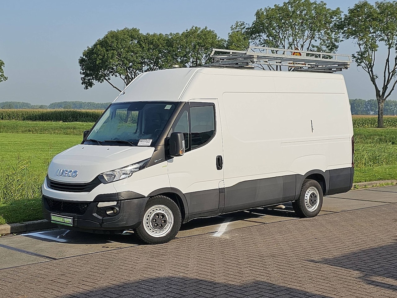Iveco Daily - 35S14 L2H2 Imperiaal Euro6 3.5T-Trekhaak! - AutoWereld.nl