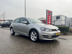Volkswagen Golf - 1.6 TDI Highline | NAVI | Adaptive Cruise Control | Parkeersensoren voor en achter | Airco