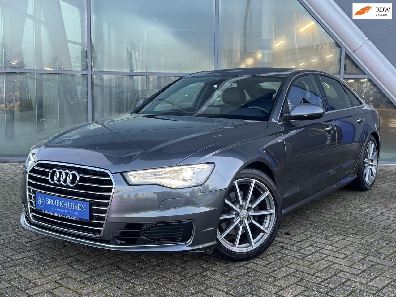 Audi A6 Limousine - 1.8 TFSI ultra Premium Edition S-line 190pk Automaat / Stoelverwarming / Navigatie - AutoWereld.nl