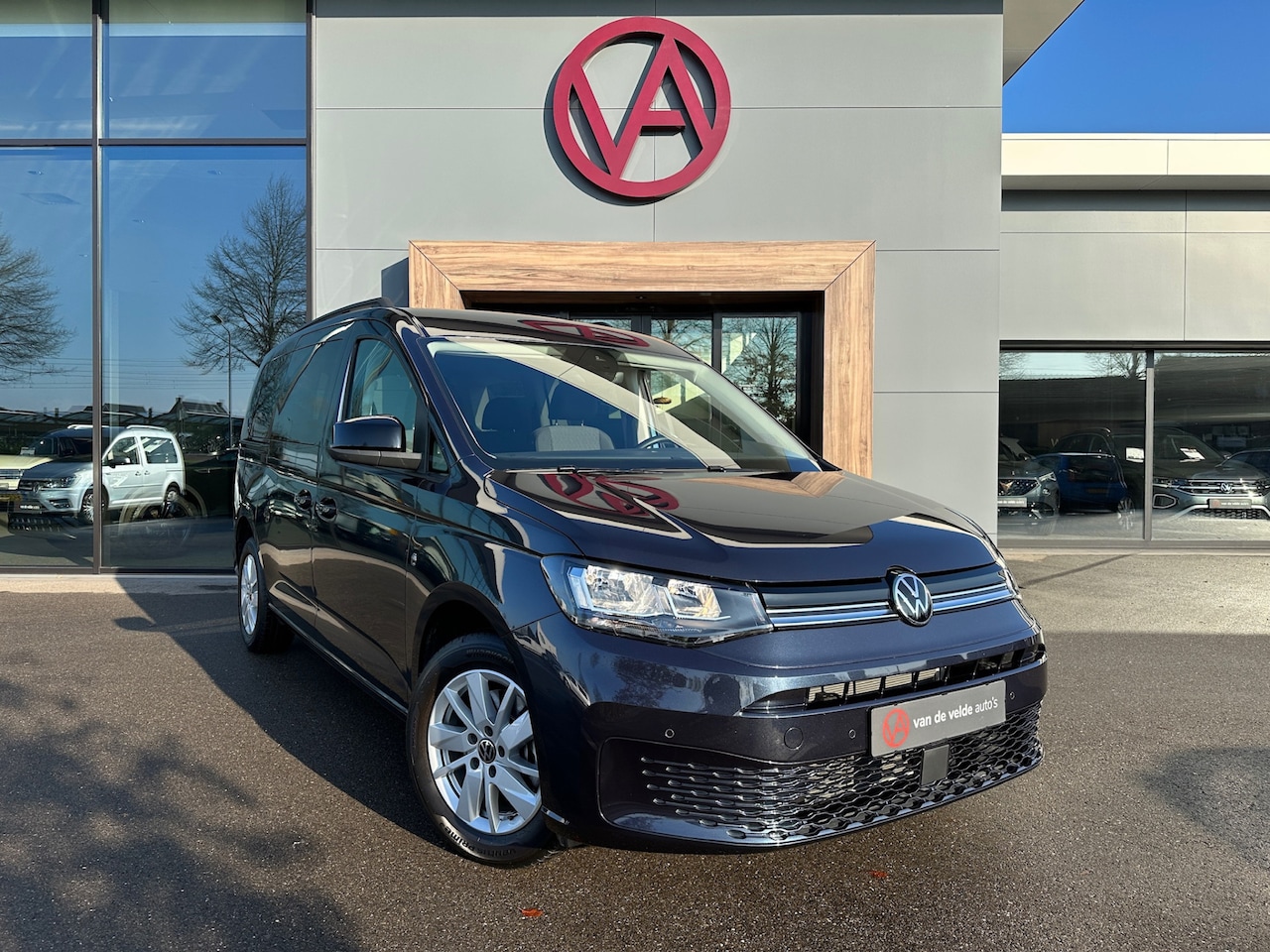 Volkswagen Caddy Maxi - 1.5 TSI DSG 7-Persoons | Navi | Camera | Keyless | Carplay | Rijklaar incl. garantie - AutoWereld.nl