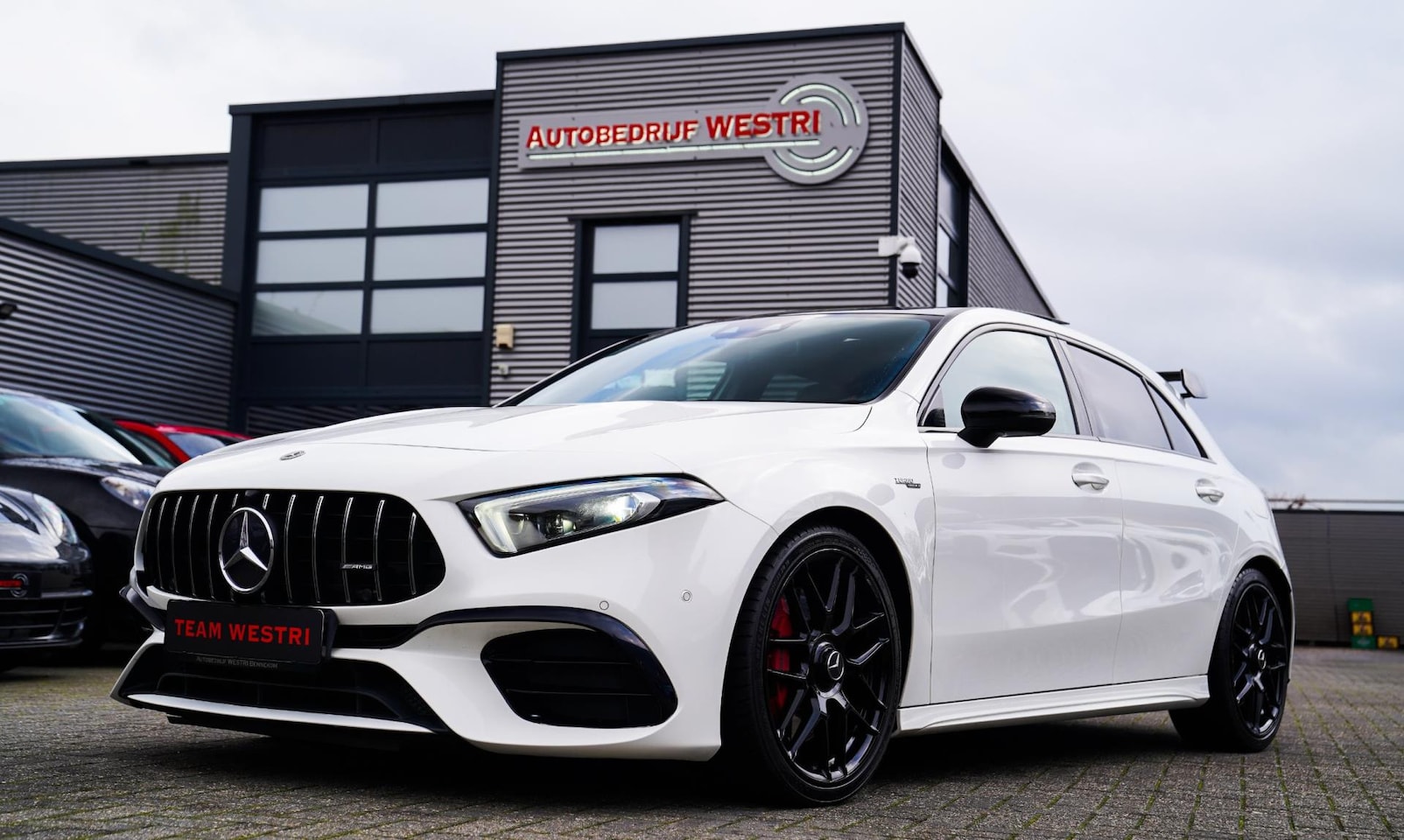 Mercedes-Benz A-klasse - AMG 45 4MATIC+ Premium Plus | Panorama | Sterrenhemel | Sport uitlaat | Burmester | Luxe l - AutoWereld.nl