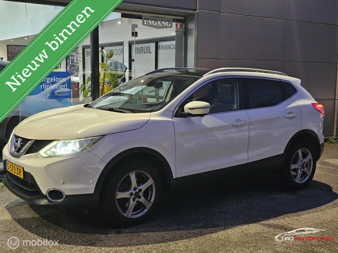 Nissan Qashqai - 1.6 Connect Edition Panorama/360° camera/Stoelverwarming - AutoWereld.nl