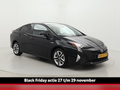 Toyota Prius - 1.8 Hybrid First Edition | Navigatie | Head-up display | Dodehoek detectie | Stoelverwarmi