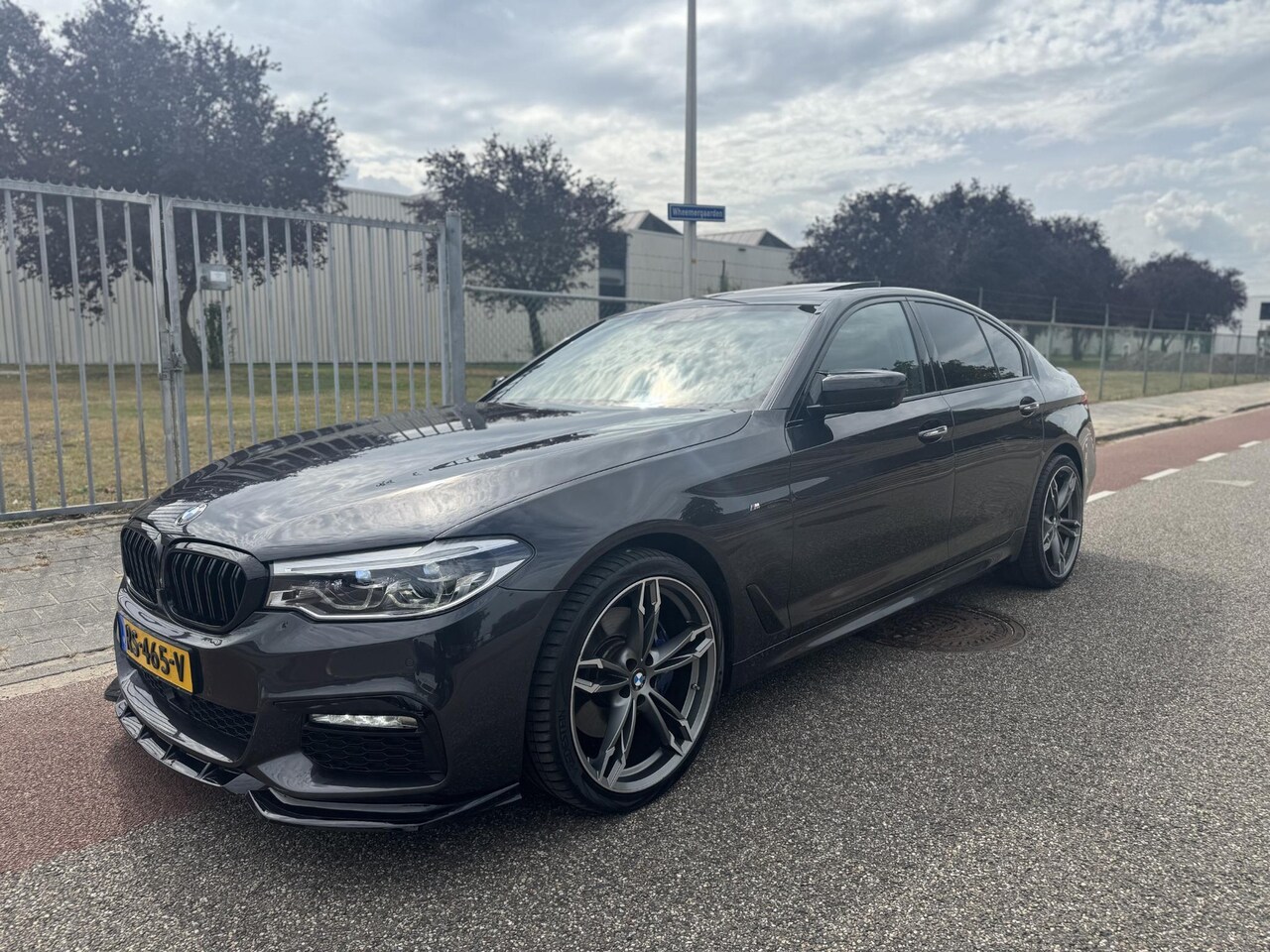 BMW 5-serie - 530d High Executive M-sport Shadowline 310 PK - AutoWereld.nl