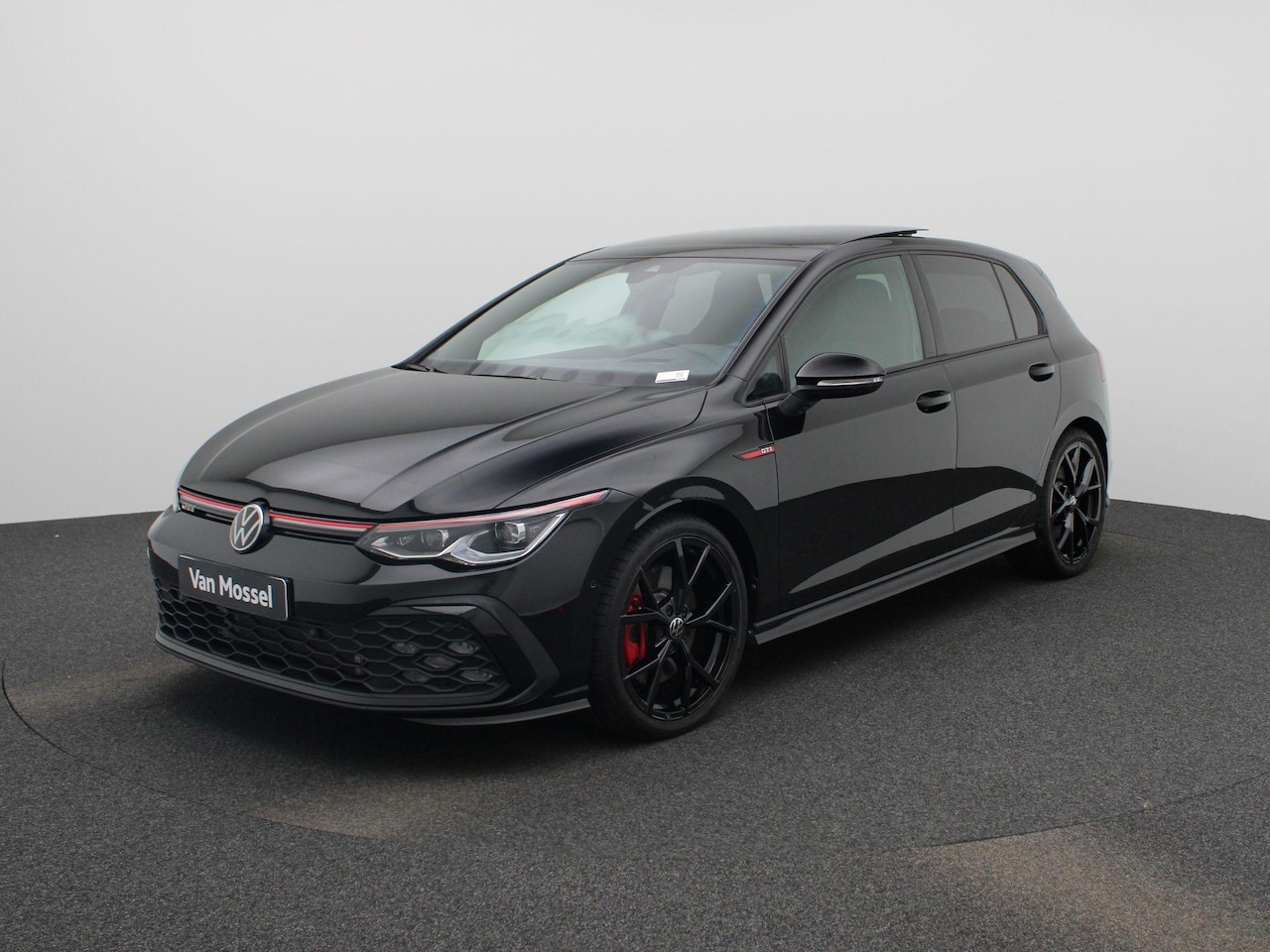 Volkswagen Golf - 2.0 TSI GTI | 245PK | Automaat | Stoelverwarming | Blackstyle | Diefstalalarm | Achteruitr - AutoWereld.nl