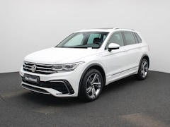 Volkswagen Tiguan - 1.4 TSI eHybrid R-Line 245 PK | SoH 97.7% | Plug-In | Panoramisch Schuif- Kanteldak | Voll