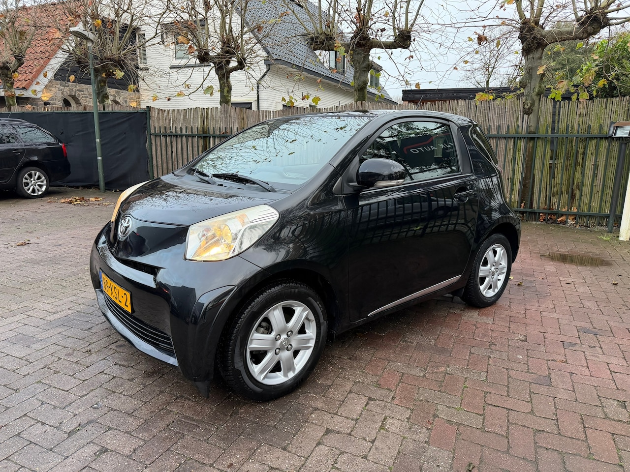 Toyota iQ - 1.0 VVTi Black Edition Airco NW APK *ZUINIG* - AutoWereld.nl