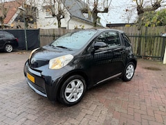 Toyota iQ - 1.0 VVTi Black Edition Airco NW APK *ZUINIG