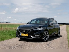 SEAT Leon - 1.5 eTSI FR Business Intense FR / DSG 7 / PANO / TREKHAAK / STUURVERW