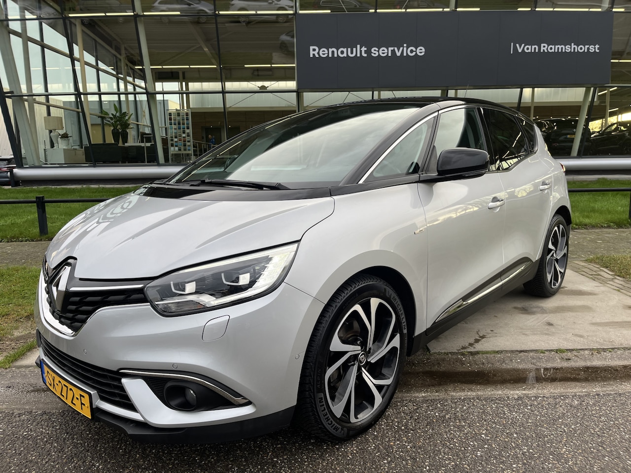 Renault Scénic - 1.3 TCe 140 PK Bose / Camera / Trekhaak weg klapbaaar /Apple Carplay - Android Auto / Stoe - AutoWereld.nl