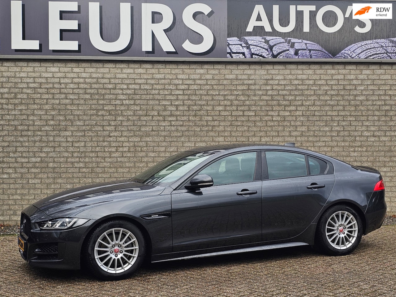 Jaguar XE - 2.0 D Portfolio R-Sport/Camera - AutoWereld.nl