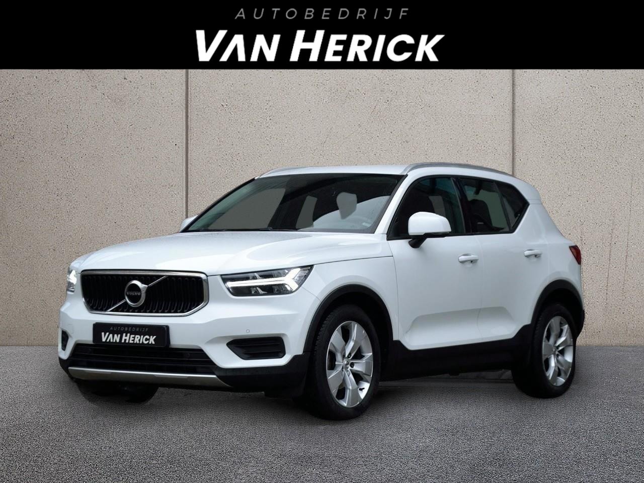 Volvo XC40 - 1.5 T3 Momentum Pro 163PK | Achteruitrijcamera | Clima | Stoelverwarming - AutoWereld.nl