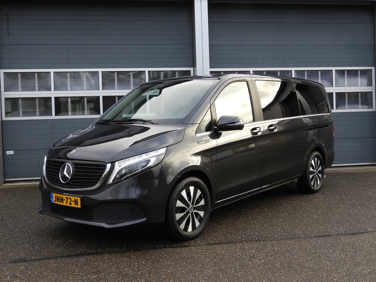 Mercedes-Benz EQV - 300 L2 AVANTGARDE | LED | LEDER | DISTRONIC | 360° CAMERA - AutoWereld.nl