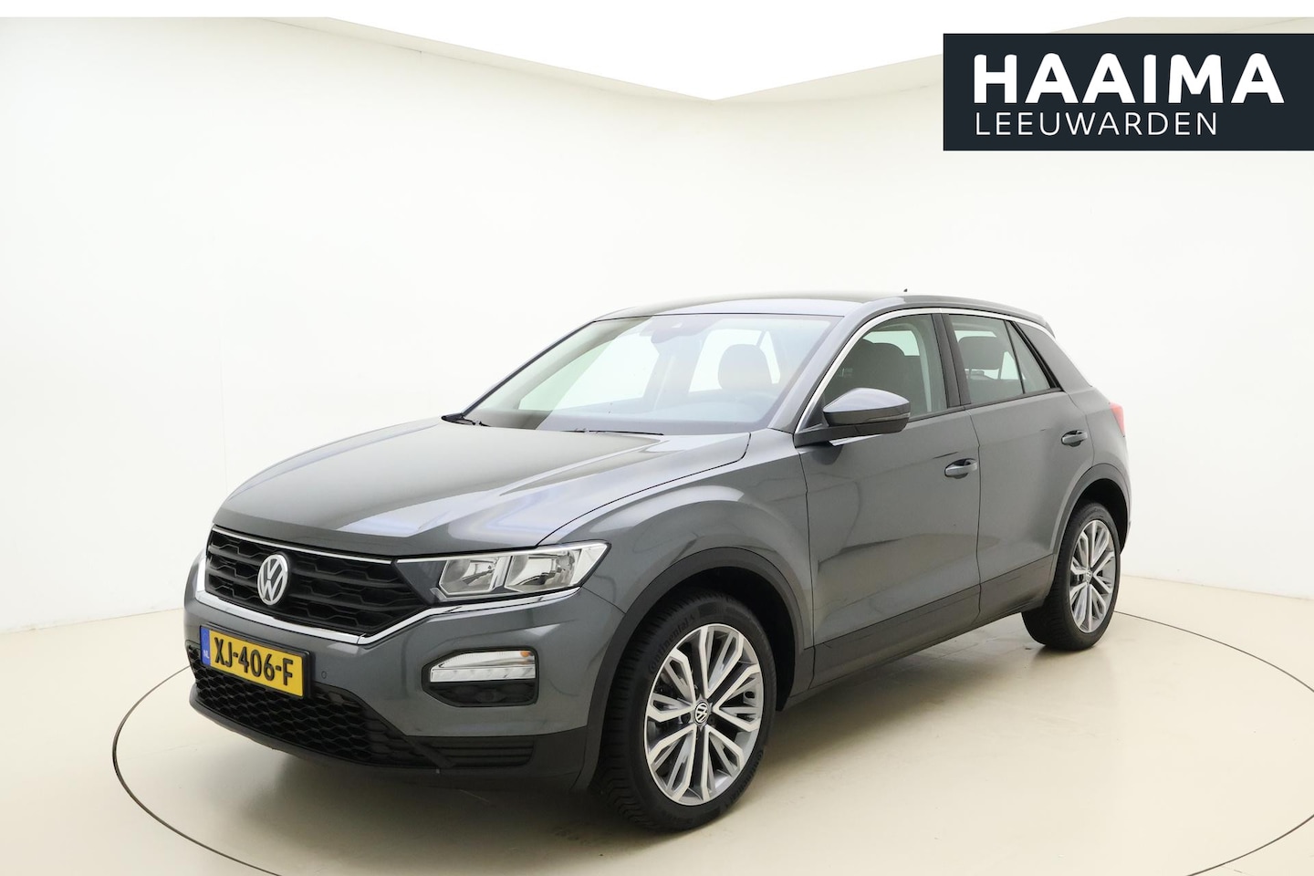 Volkswagen T-Roc - 1.0 TSI 115 PK | Airco | DAB Radio | Lichtmetalen velgen | Parkeersensoren voor en achter - AutoWereld.nl
