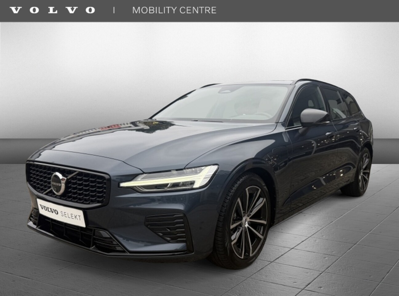 Volvo V60 - T6 AWD + Dark | 360° Camera | Trekhaak | H&K Audio - AutoWereld.nl