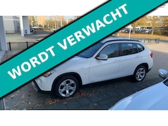 BMW X1 - SDrive18i Exe 150pk 2e eig. Clima Navi Trekhaak 1700kg. PDC
