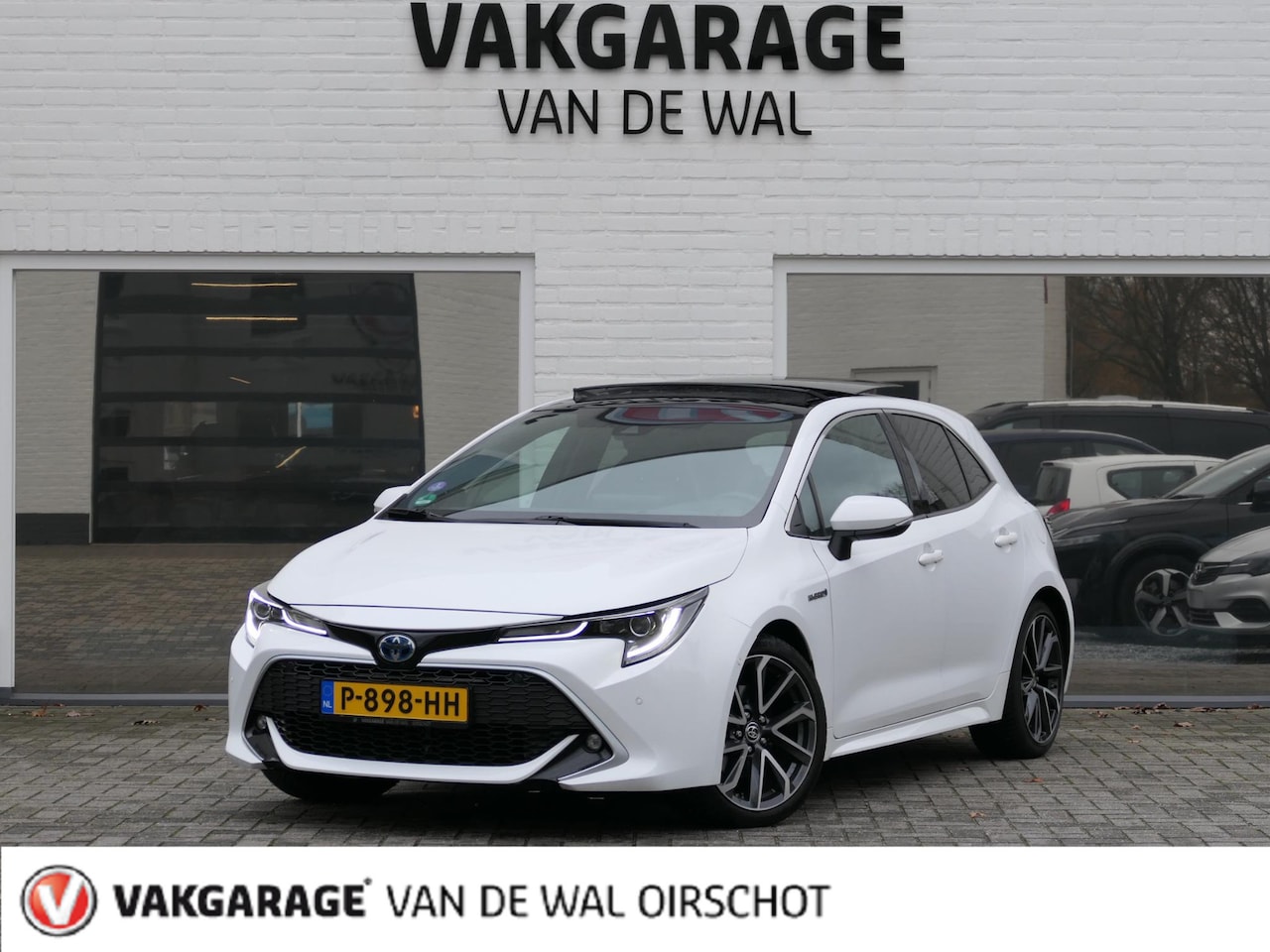 Toyota Corolla - 2.0 Hybrid GR-Sport Plus | Panoramadak | JBL | Head-up display | Trekhaak | Stuur-/Stoelve - AutoWereld.nl