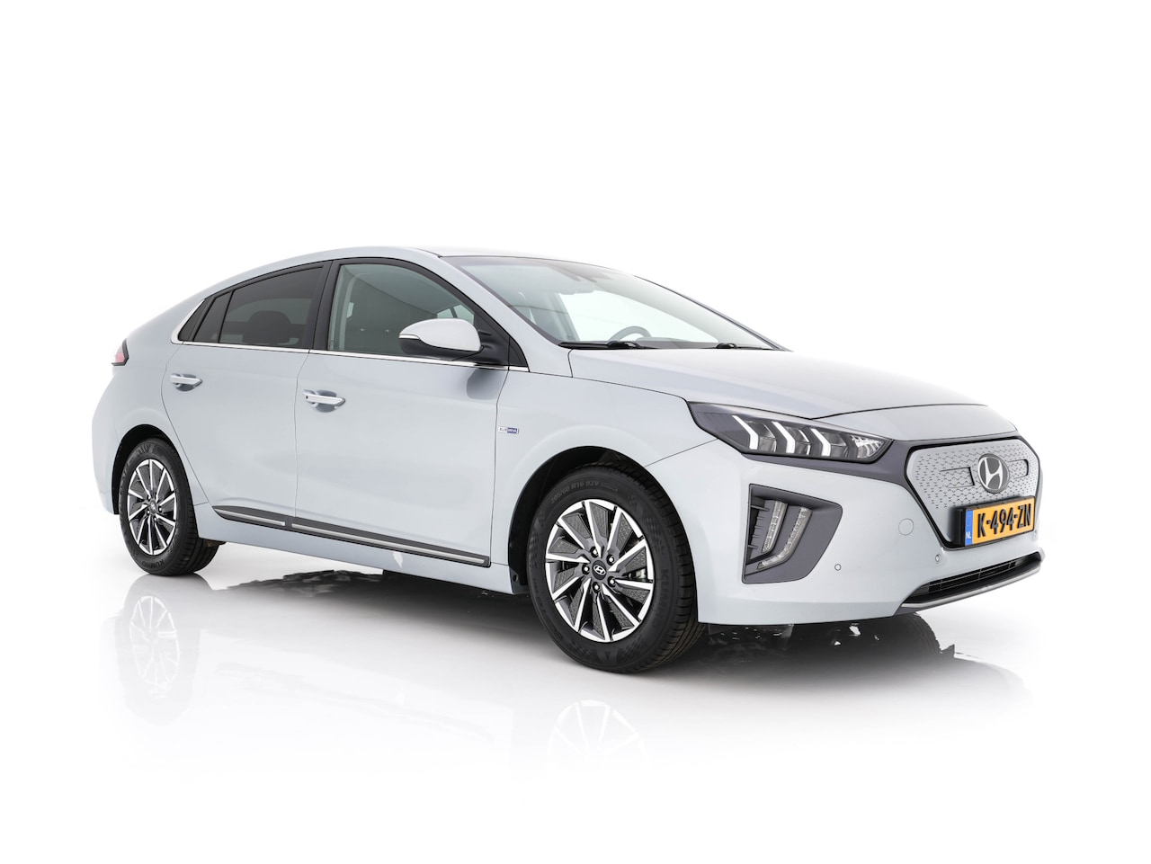 Hyundai IONIQ - Premium EV 38 kWh {SOH-100%} *LUXURY-LEATHER | FULL-LED | ADAPTIVE-CRUISE | KEYLESS | NAVI - AutoWereld.nl