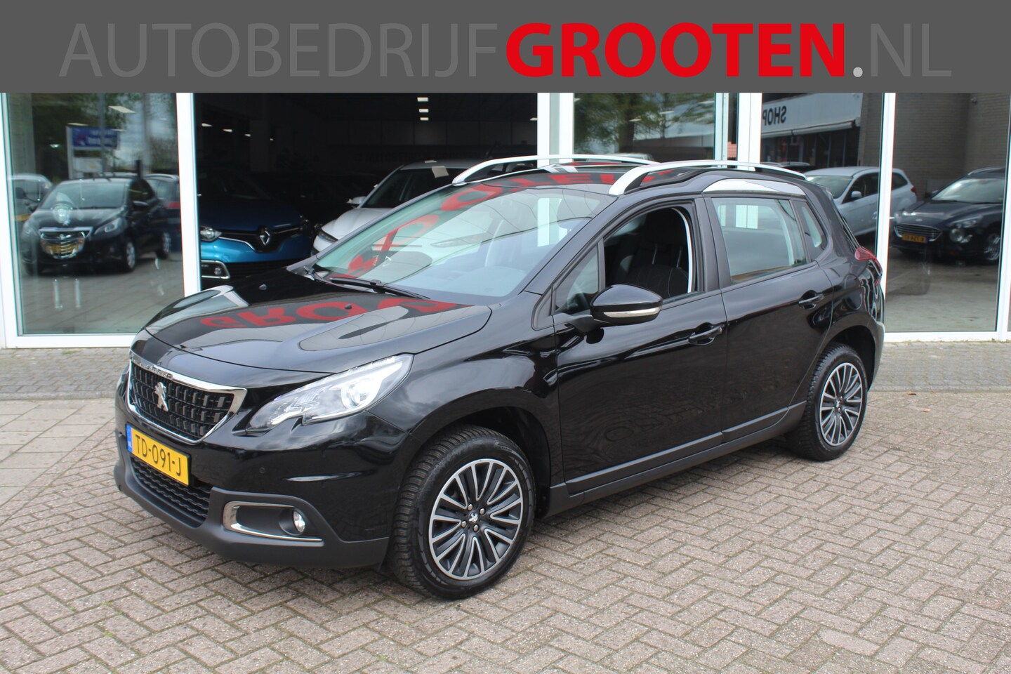 Peugeot 2008 - 1.2 PureTech Active//AUTOMAAT!! - AutoWereld.nl