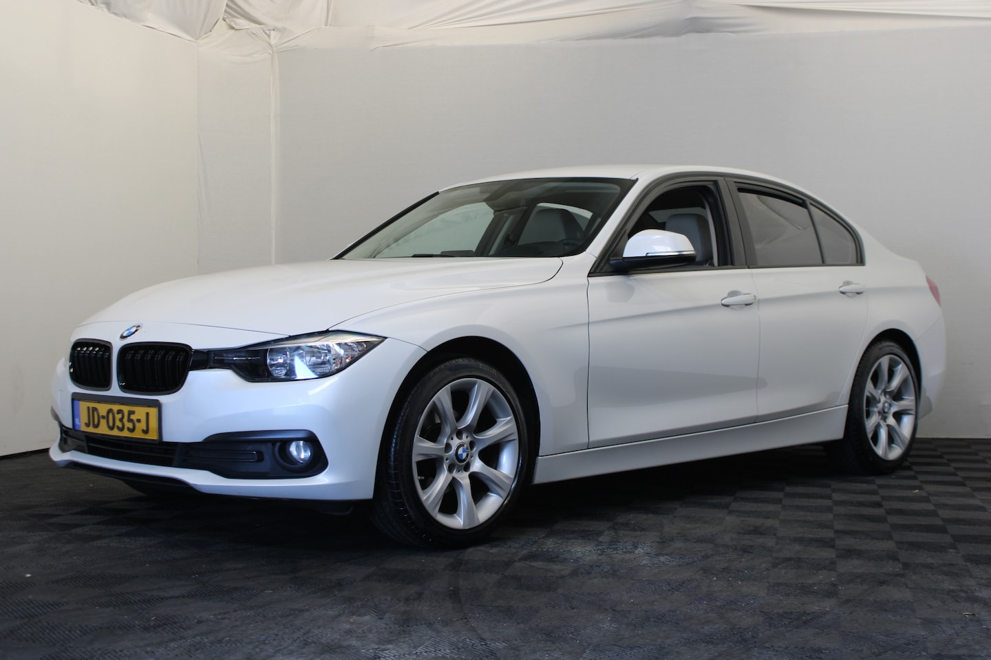BMW 3-serie - 316d Corporate Lease Essential |Navi| - AutoWereld.nl